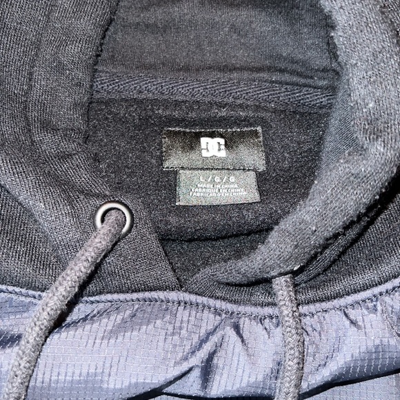 DC hoodie. Black. EUC. - Picture 3 of 5